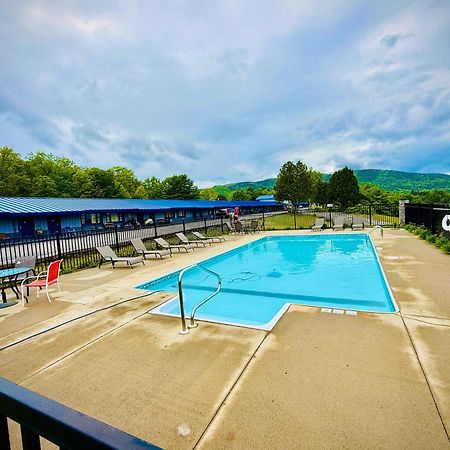 Travelodge By Wyndham Lake George Ny Exterior foto