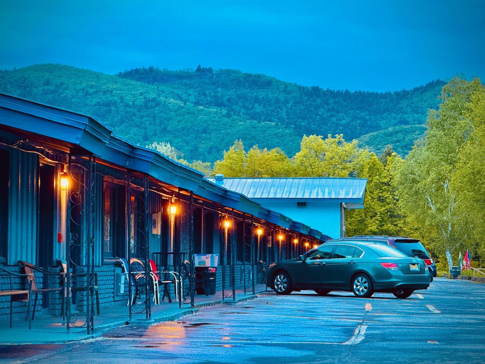 Travelodge By Wyndham Lake George Ny Exterior foto